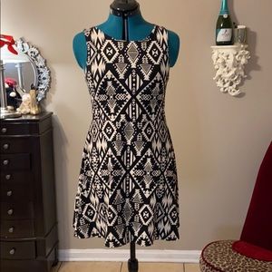 Pink brand short dress black and cream